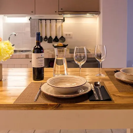 Nisha Daire San Miguel de Abona