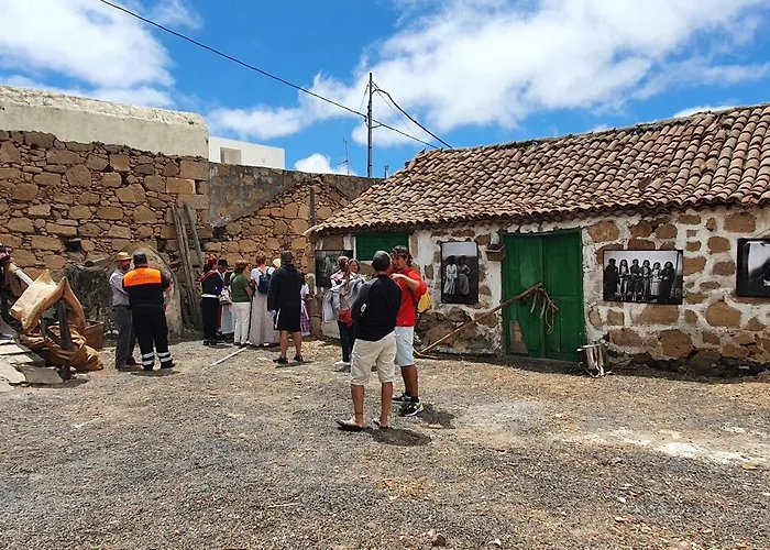 Nisha * 圣米格尔德阿沃纳